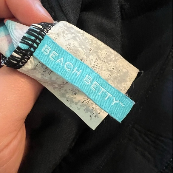 Floral Beach Betty Bathing Suit Size 2XL - Picture 7 of 9